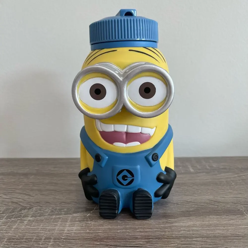 DESPICABLE ME 32oz MINOIN Mayhem Water bottle